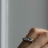 Amelias Minimalistiska Baguetteband med Briljanter - Topptäckt - Vitguld/Platina