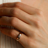 Donnas Dome Ring med kuddformad Antikdiamant (Gammelslipad Diamant) (Old Mine Cut)