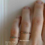 Unik! Mini Elise Ring med Olivgrön Safir och Chokladdiamanter