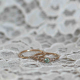 Unik! Mini Elise Ring (Lite Större) med Olivgrön Safir och Chokladdiamanter