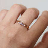 Avslutad: Mini Elise Ring med Lavendelsafirer och Diamanter